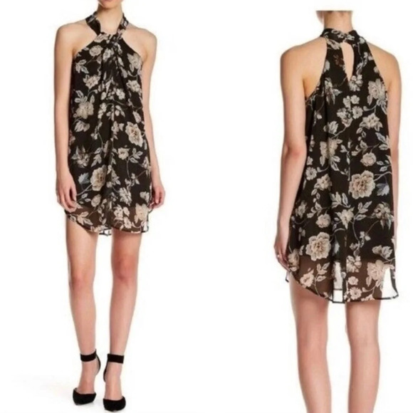 Astr Dresses & Skirts - ASTR Floral chiffon dress large